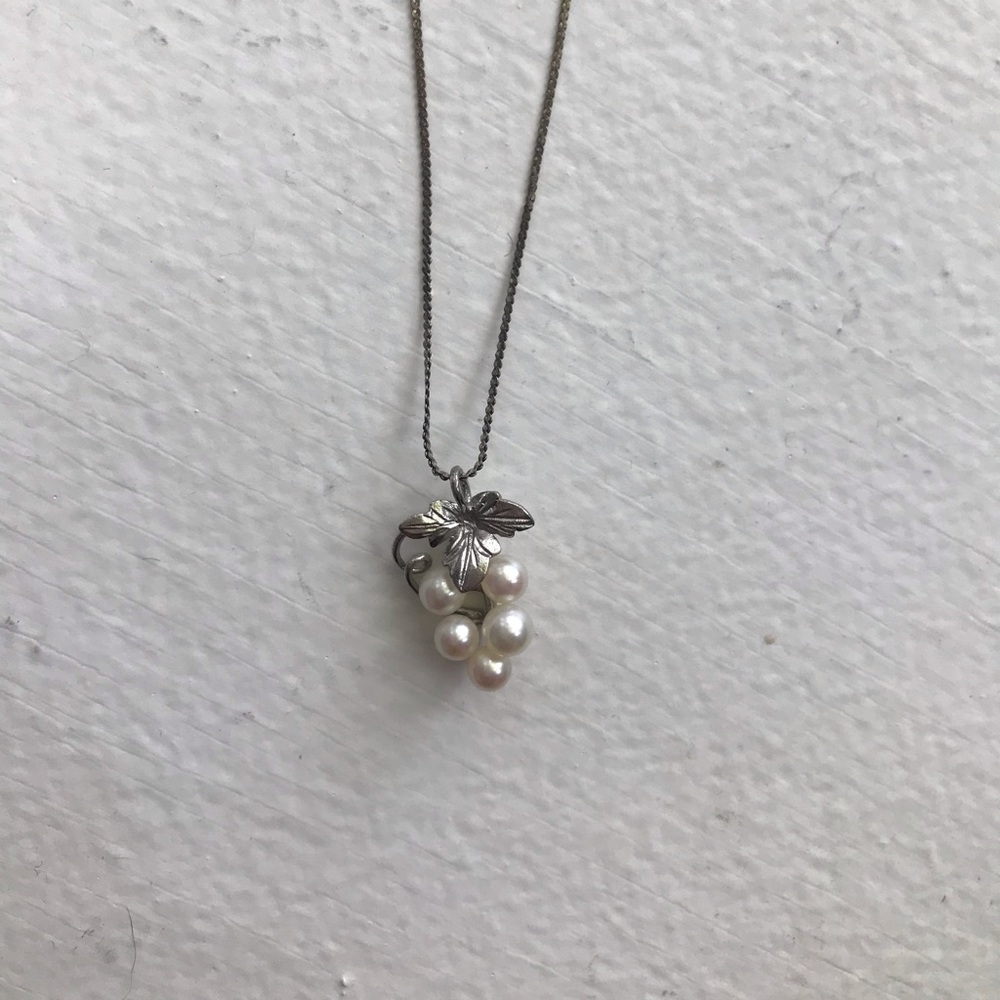 Pearl grape shaped necklace